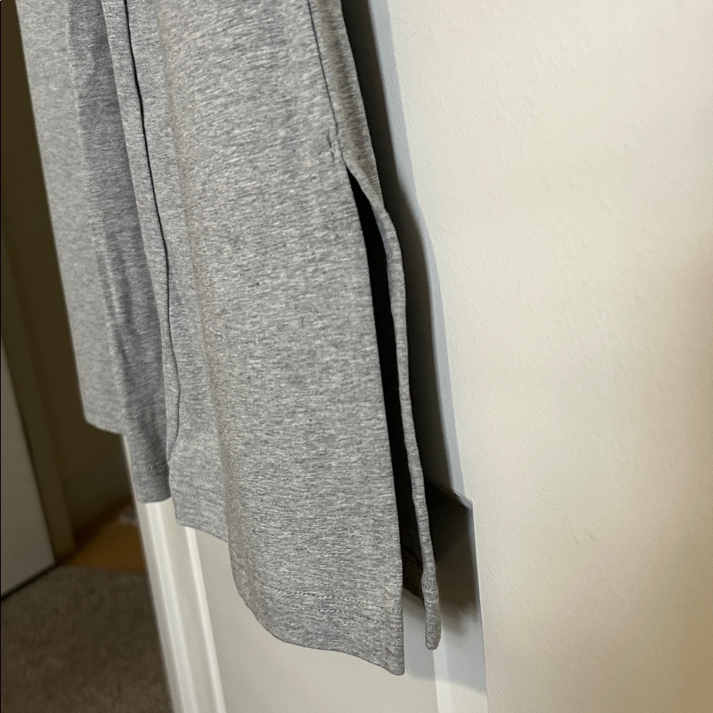ALO Yoga Sports Set in Gray - Picture 10 of 11